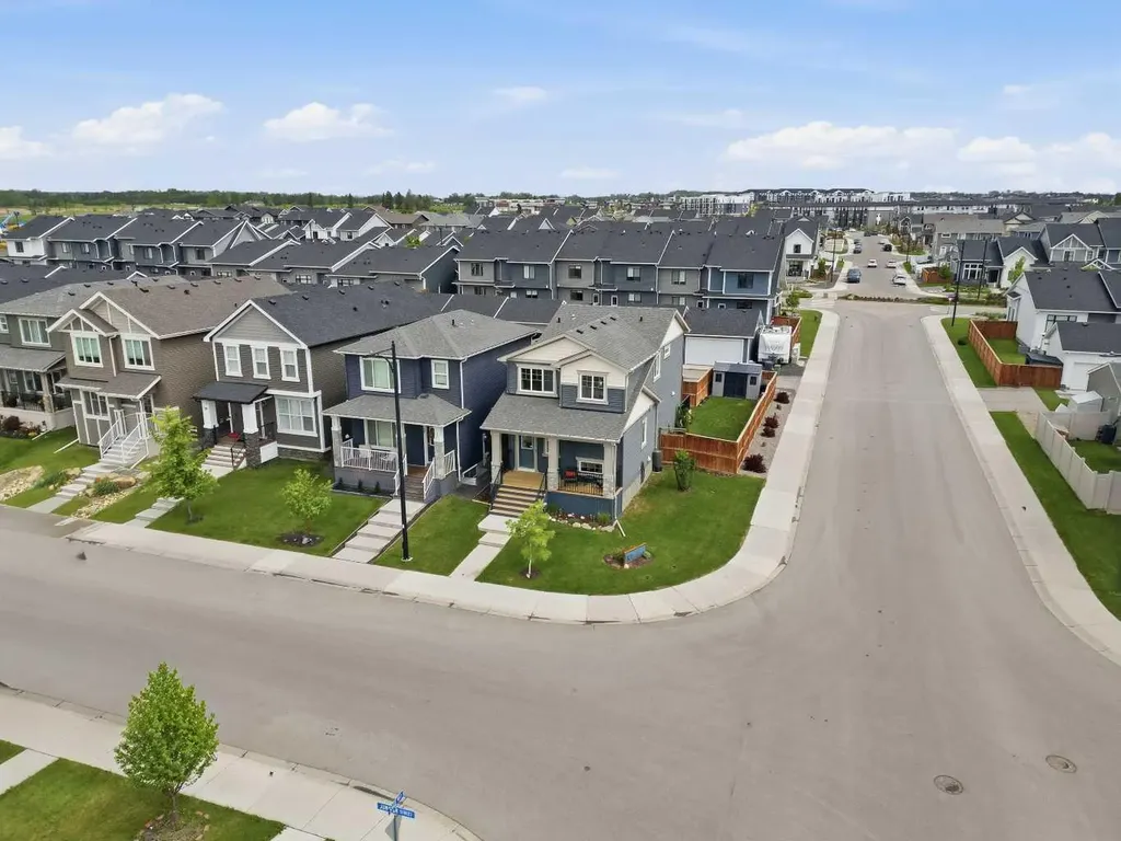 30 Juniper Street Okotoks AB T1S 5S2