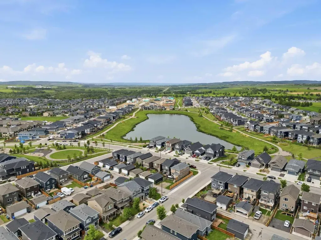 30 Juniper Street Okotoks AB T1S 5S2