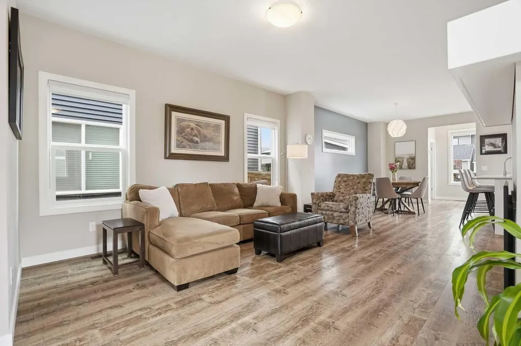 30 Juniper Street Okotoks AB T1S 5S2