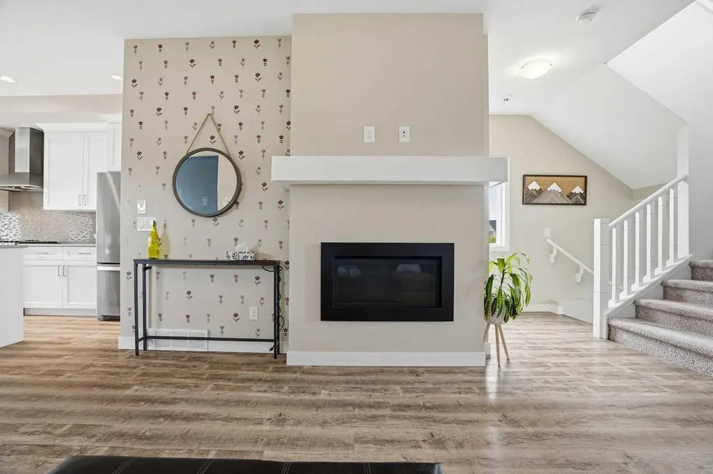 30 Juniper Street Okotoks AB T1S 5S2