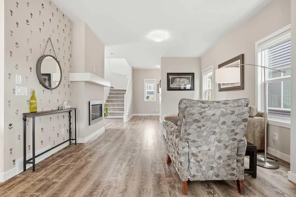 30 Juniper Street Okotoks AB T1S 5S2