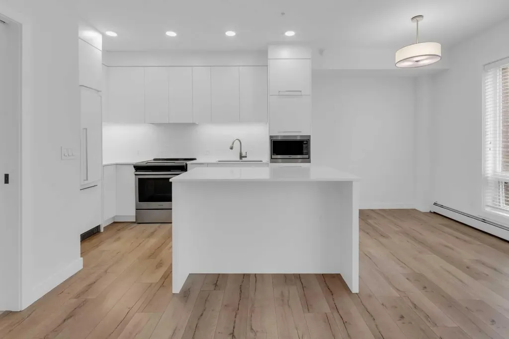 3125 39 Street NW Calgary AB T3B6H5
