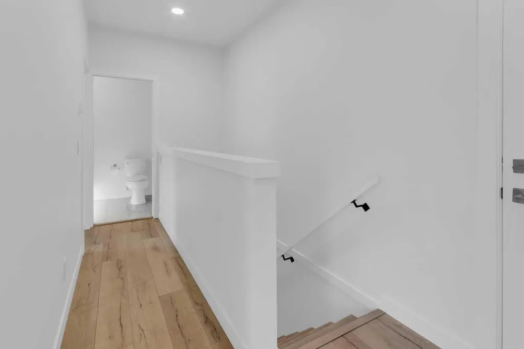 3125 39 Street NW Calgary AB T3B6H5