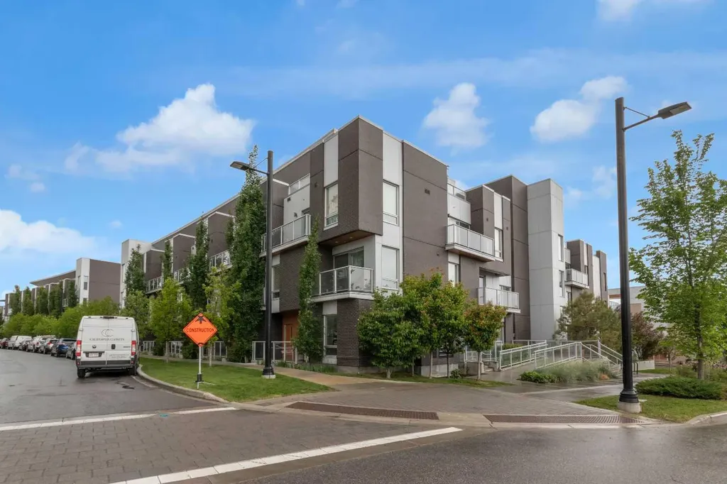 3125 39 Street NW Calgary AB T3B6H5