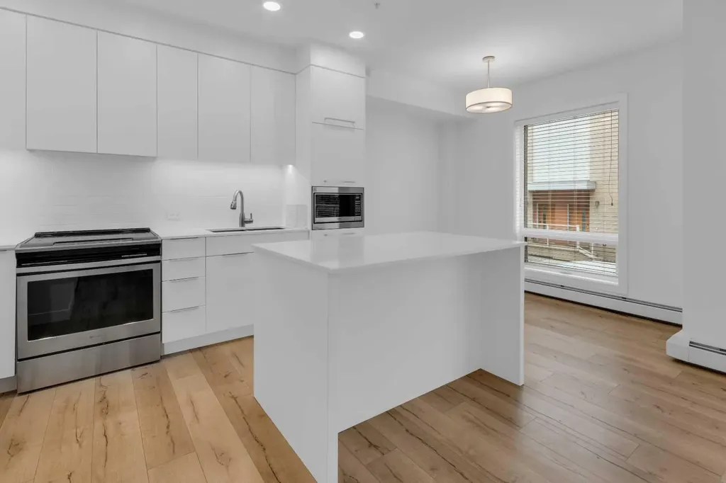 3125 39 Street NW Calgary AB T3B6H5