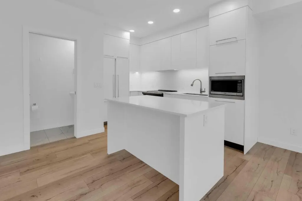3125 39 Street NW Calgary AB T3B6H5
