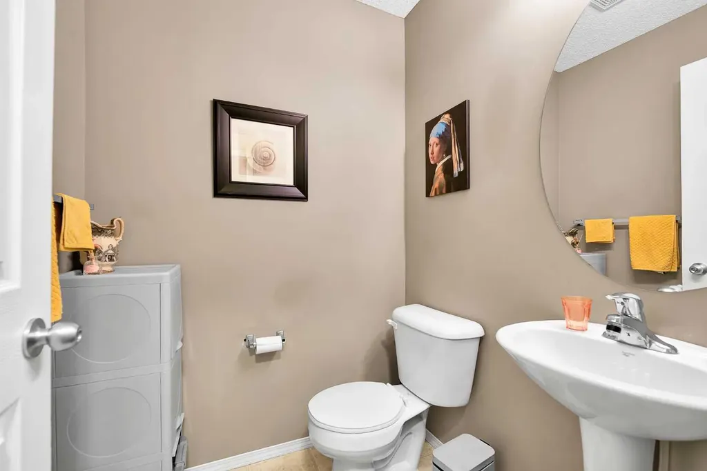 169 Country Village Manor NE Calgary AB T3K 0L6