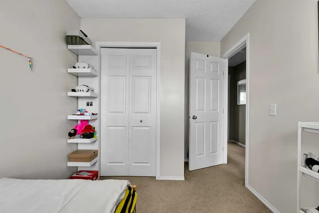 169 Country Village Manor NE Calgary AB T3K 0L6