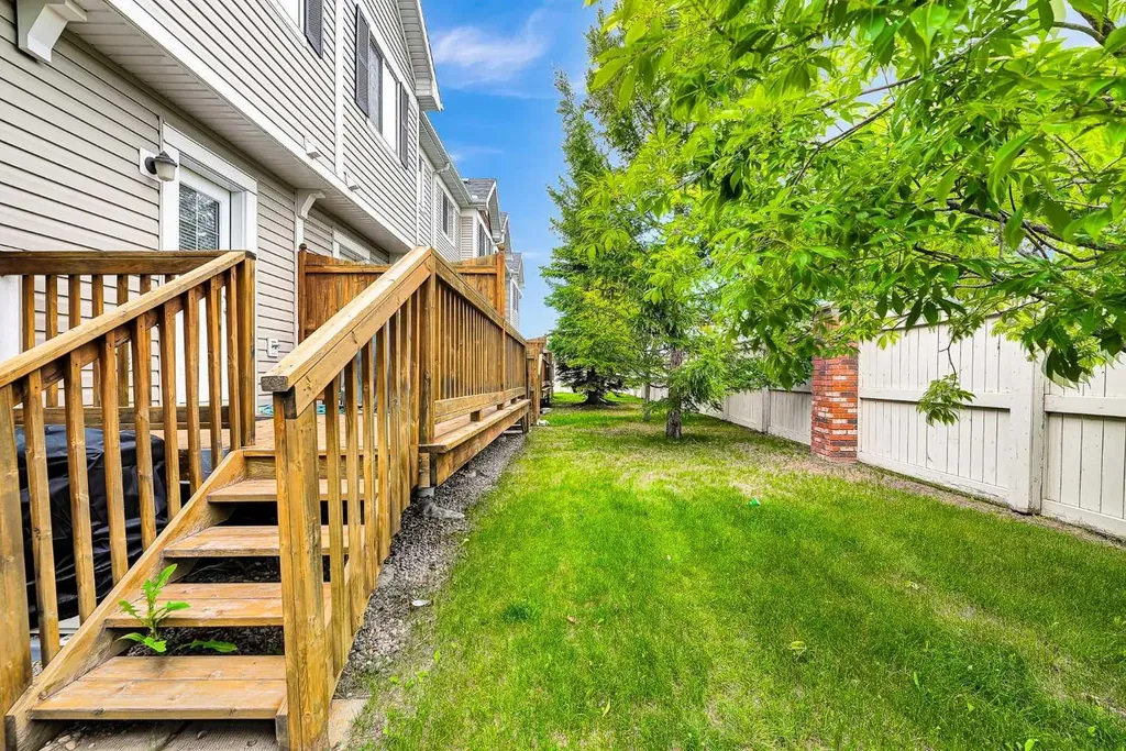169 Country Village Manor NE Calgary AB T3K 0L6