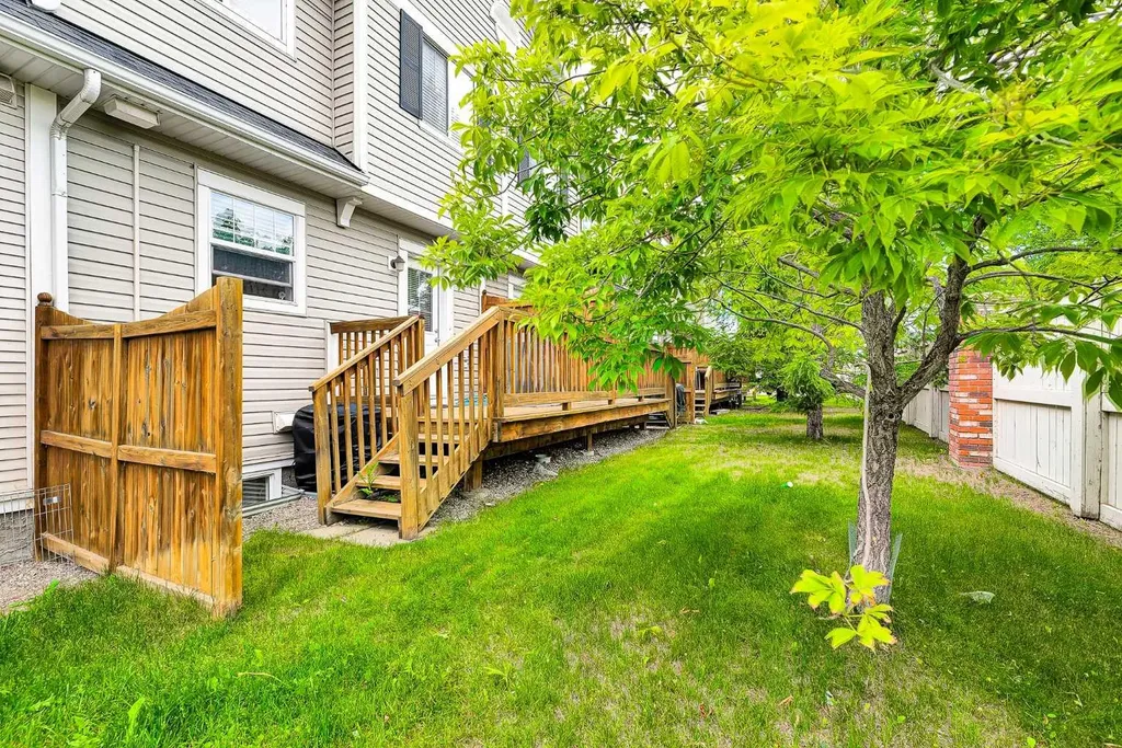169 Country Village Manor NE Calgary AB T3K 0L6