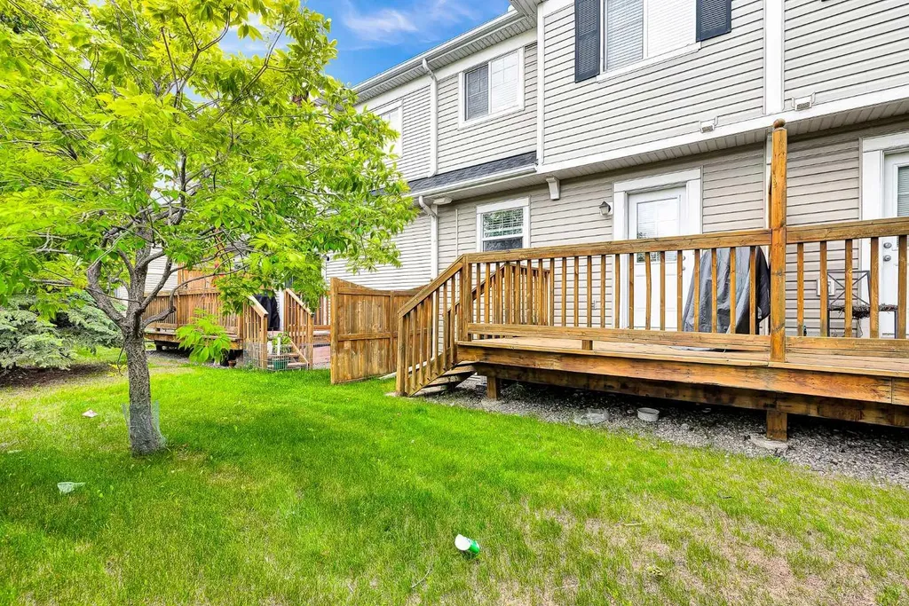 169 Country Village Manor NE Calgary AB T3K 0L6