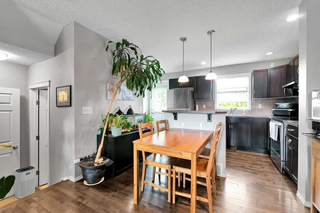 169 Country Village Manor NE Calgary AB T3K 0L6