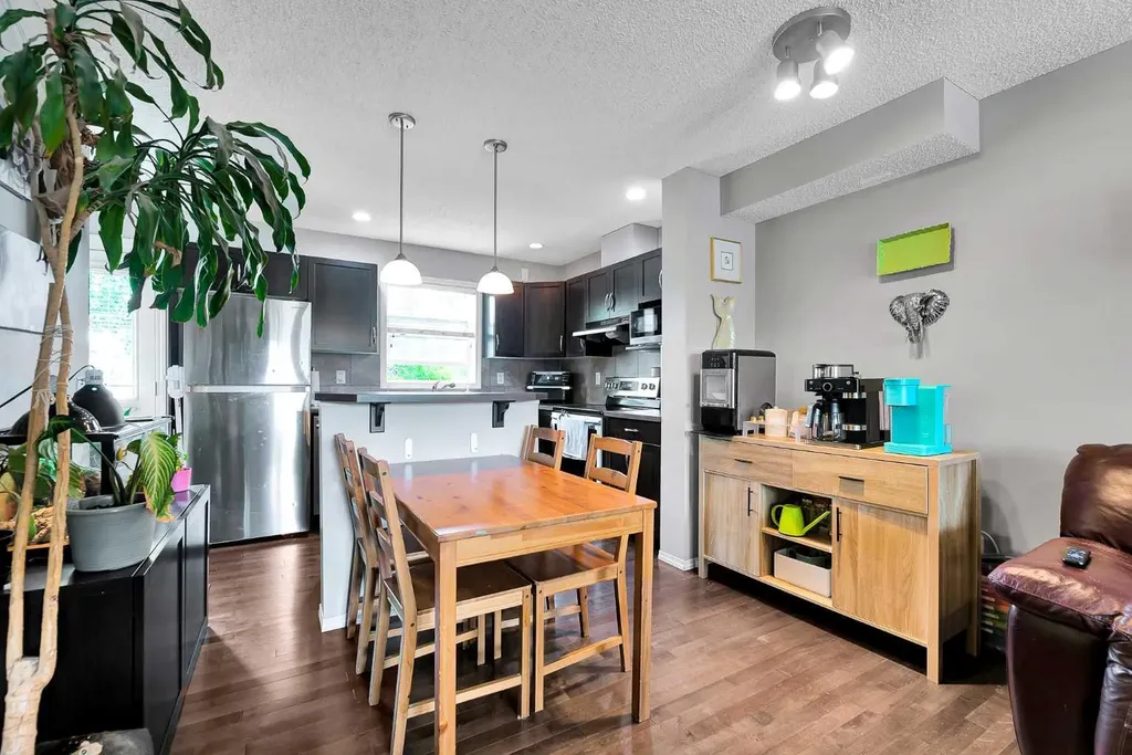 169 Country Village Manor NE Calgary AB T3K 0L6