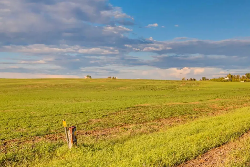 Nw; 14; 22; 27; W4m Rural Rocky View County AB T1X 2B6