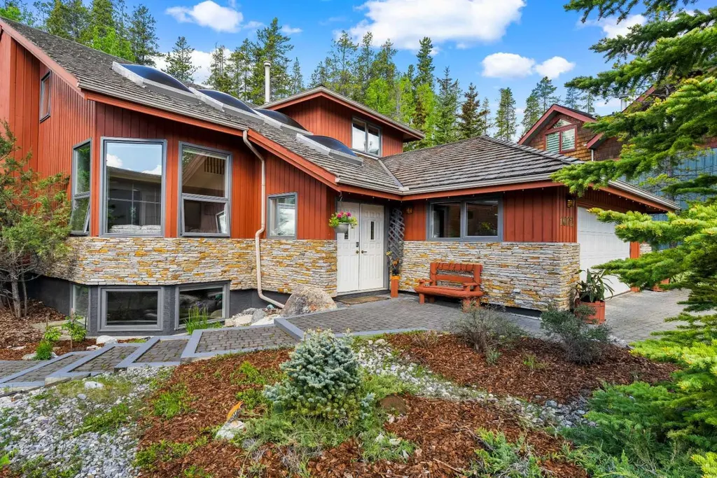 1072 Evergreen Canmore AB T1W2P9