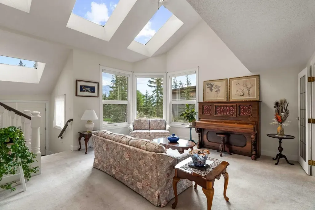 1072 Evergreen Canmore AB T1W2S6