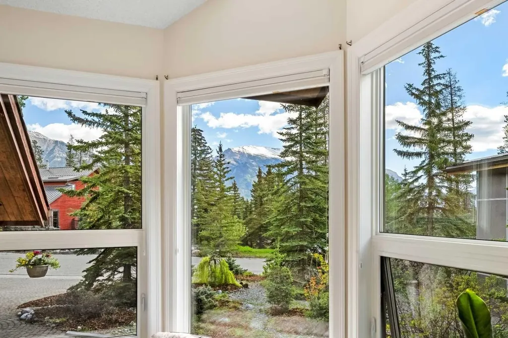 1072 Evergreen Canmore AB T1W2P9