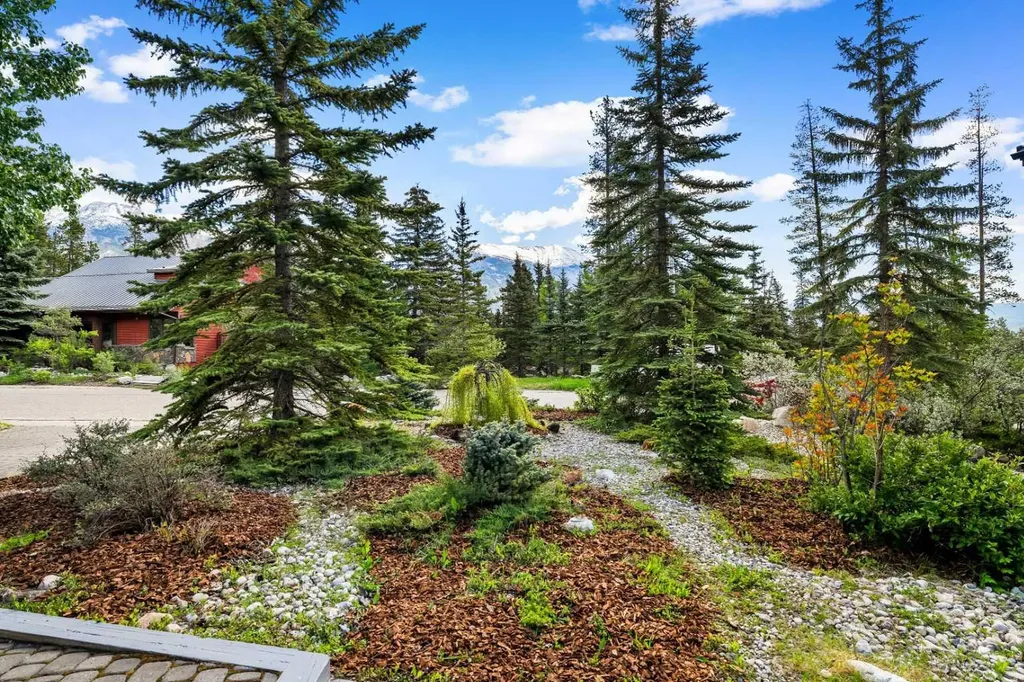 1072 Evergreen Canmore AB T1W2S6
