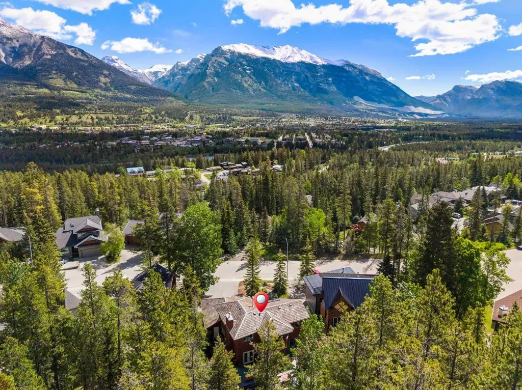 1072 Evergreen Canmore AB T1W2S6