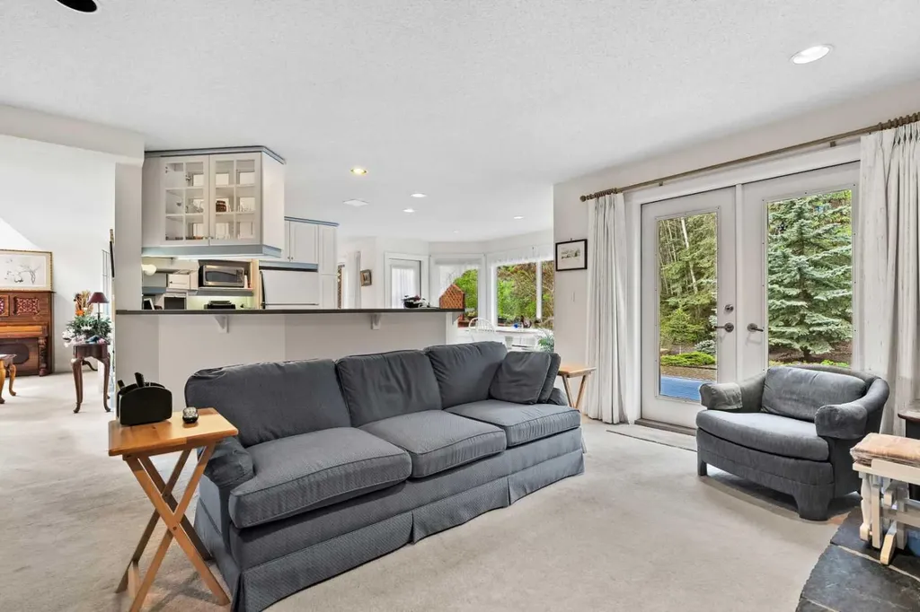 1072 Evergreen Canmore AB T1W2S6