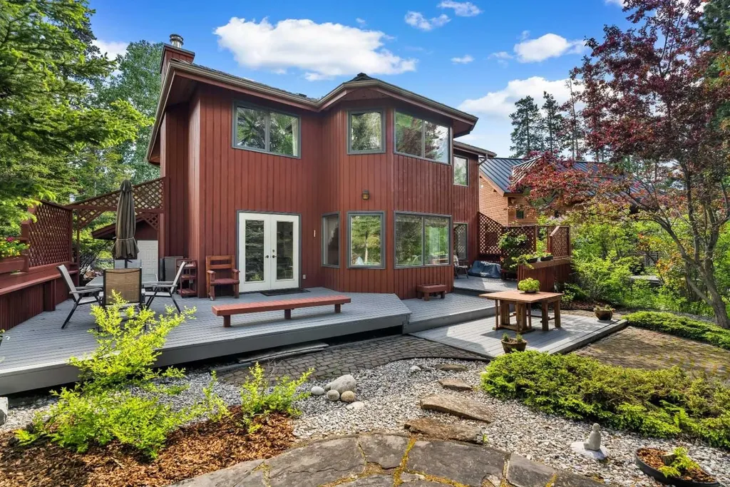 1072 Evergreen Canmore AB T1W2S6