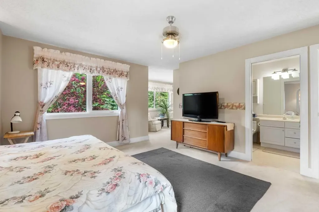 1072 Evergreen Canmore AB T1W2P9