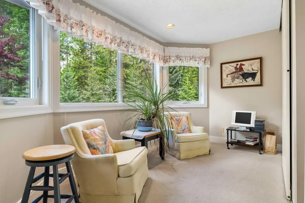 1072 Evergreen Canmore AB T1W2S6
