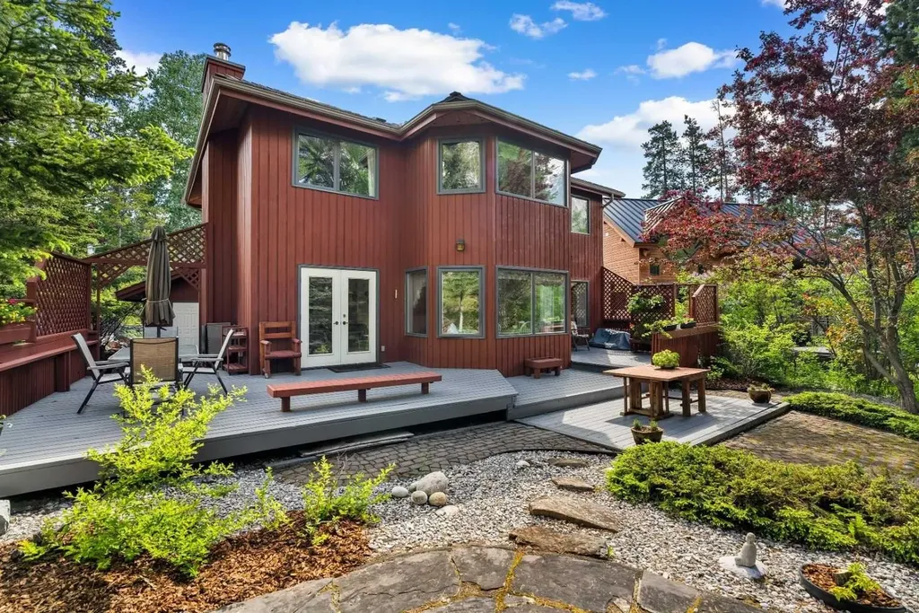 1072 Evergreen Canmore AB T1W2P9