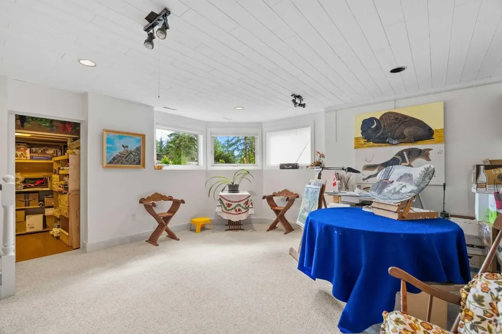 1072 Evergreen Canmore AB T1W2P9