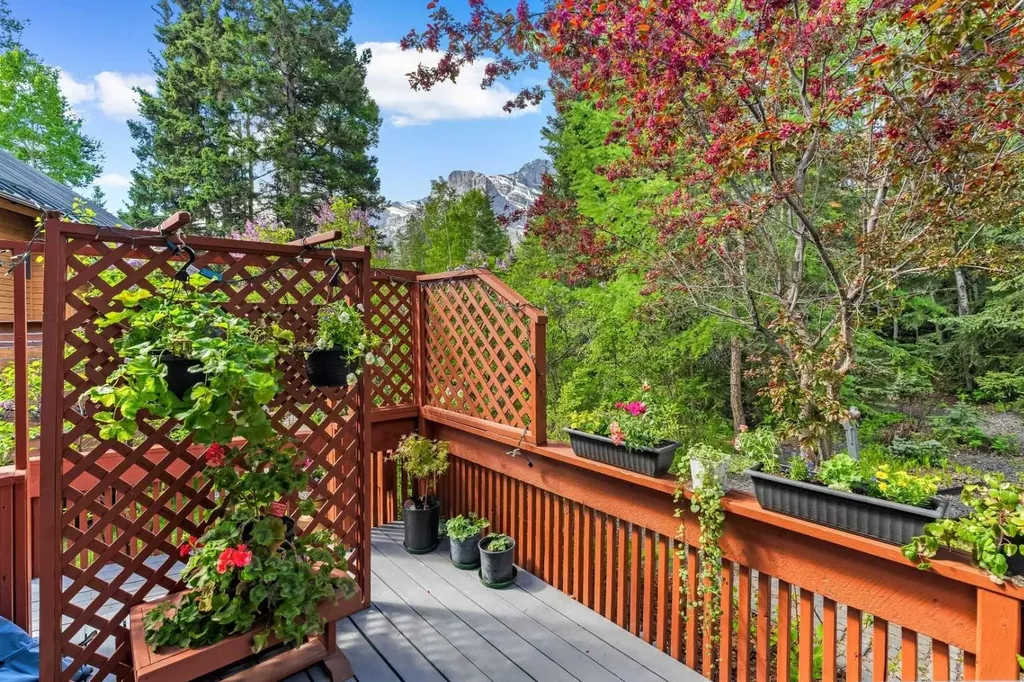 1072 Evergreen Canmore AB T1W2P9