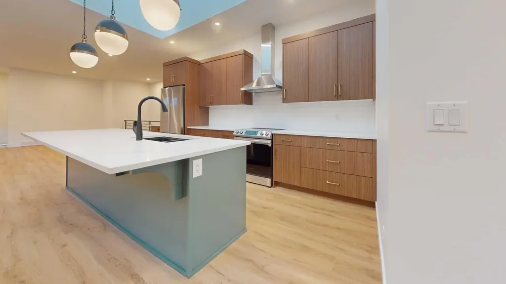 929 9 Street S Lethbridge AB T1J 2M1