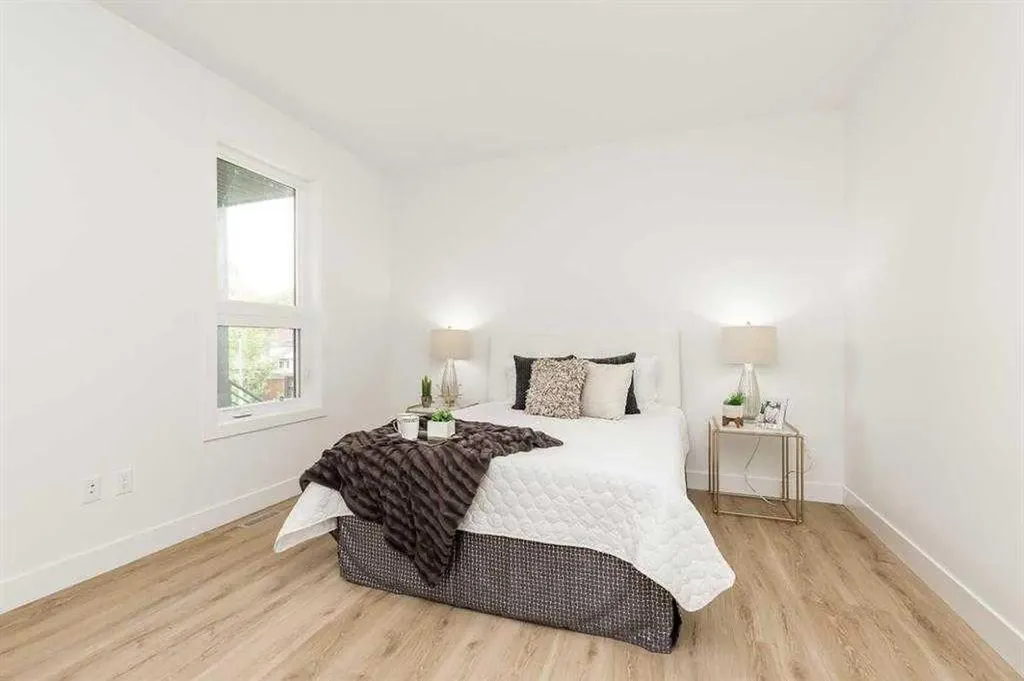 929 9 Street S Lethbridge AB T1J 2M1