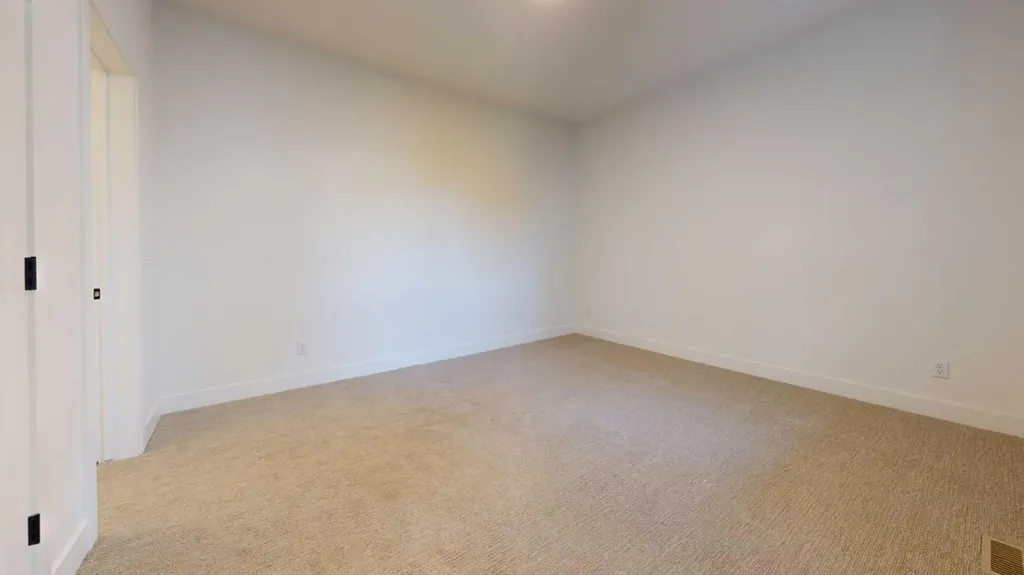 929 9 Street S Lethbridge AB T1J 2M1