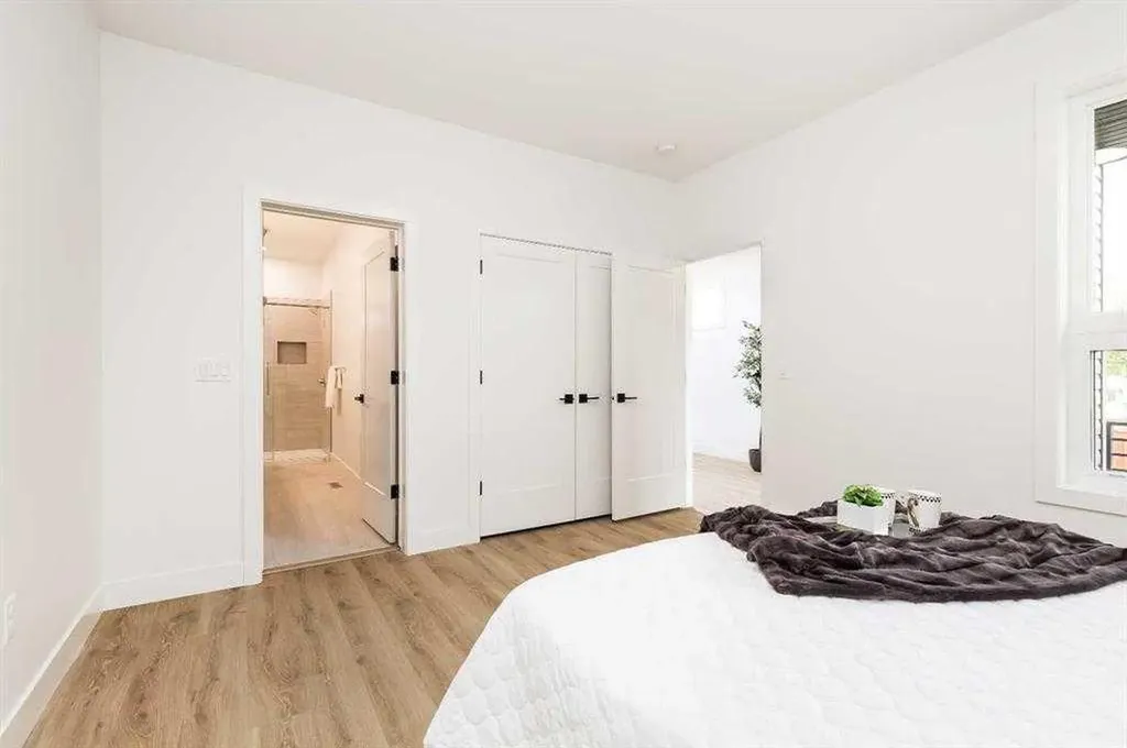 929 9 Street S Lethbridge AB T1J 2M1