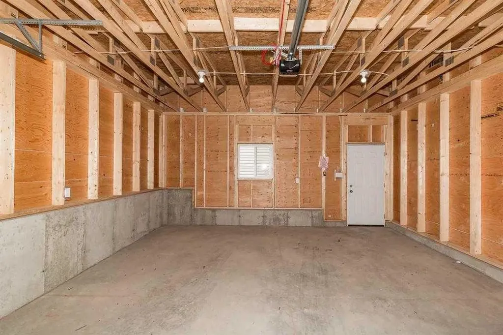 929 9 Street S Lethbridge AB T1J 2M1