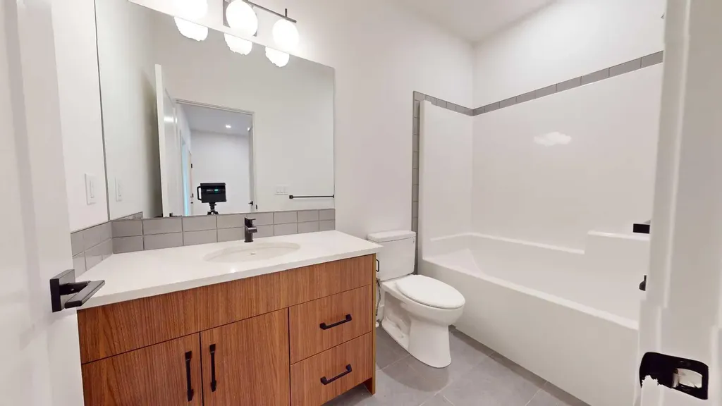 929 9 Street S Lethbridge AB T1J 2M1