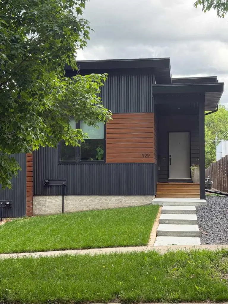 929 9 Street S Lethbridge AB T1J 2M1