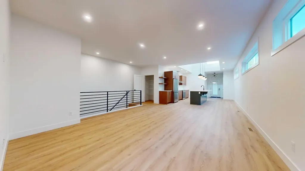 929 9 Street S Lethbridge AB T1J 2M1