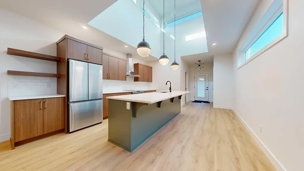 929 9 Street S Lethbridge AB T1J 2M1