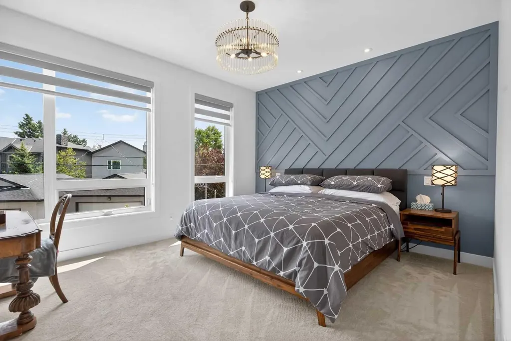 1135A Regent Crescent NE Calgary AB T2E 5J6