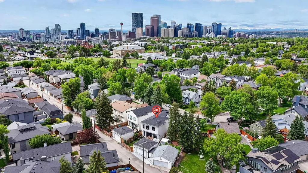 1135A Regent Crescent NE Calgary AB T2E 5J6