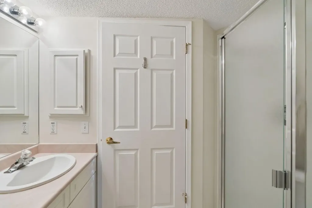 3208 Hawksbrow Point NW Calgary AB T3G 4C9
