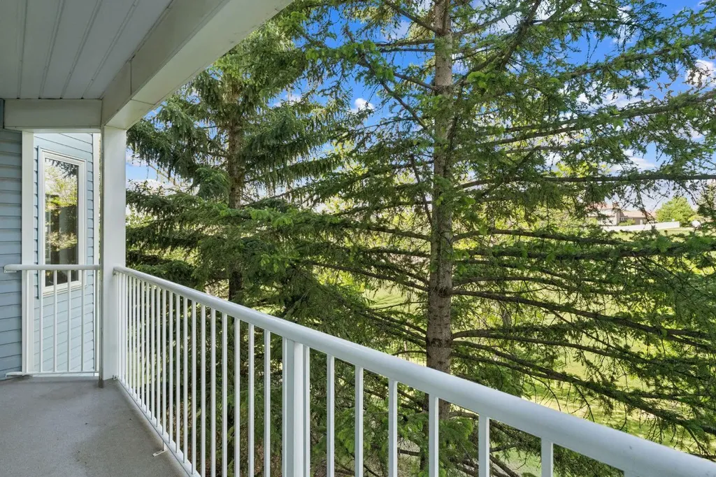 3208 Hawksbrow Point NW Calgary AB T3G 4C9