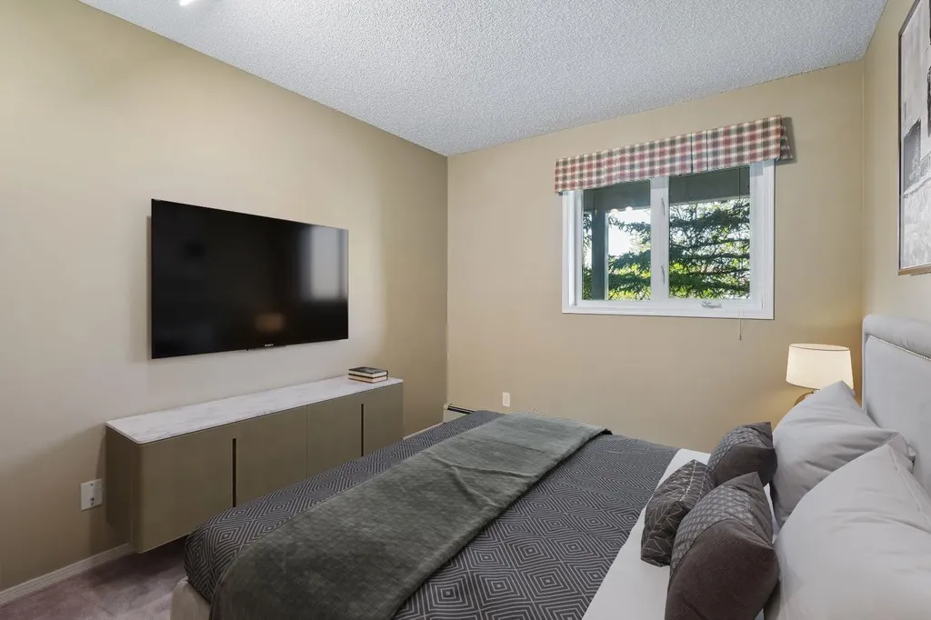 3208 Hawksbrow Point NW Calgary AB T3G 4C9