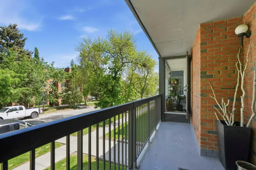 345 4 Avenue NE Calgary AB T2E 0J4