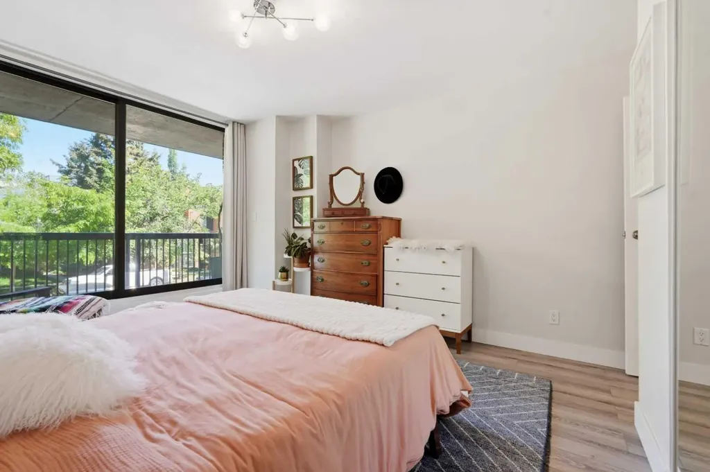 345 4 Avenue NE Calgary AB T2E 0J4