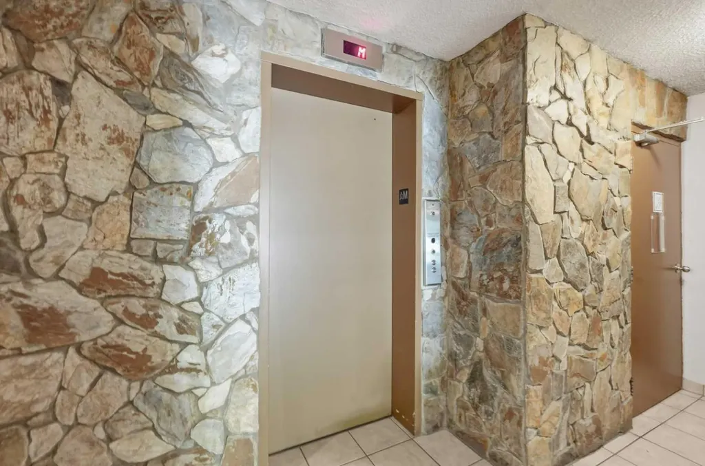 345 4 Avenue NE Calgary AB T2E 0J4
