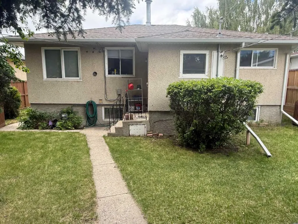 24 Street NW Calgary AB T2M 3Z3