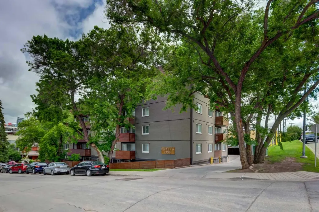 1904 10 Street SW Calgary AB T2T 3G1