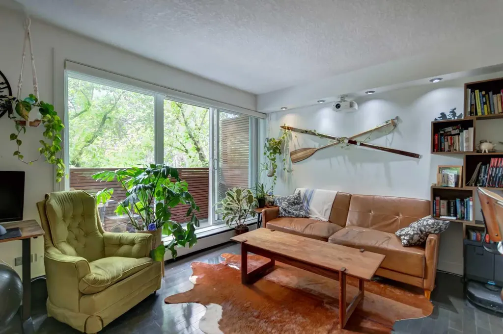 1904 10 Street SW Calgary AB T2T 3G1